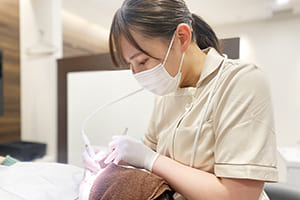 可能な限り痛みの少ない治療に努めます