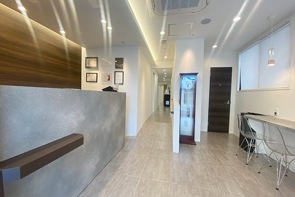 矢向ホワイト歯科待合スペース